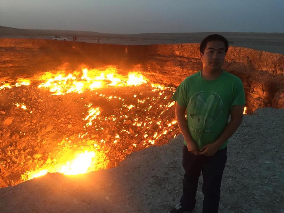 HELVETES PORT: Ved Door to Hell i Karakum-ørkenen i Turkmenistan. 