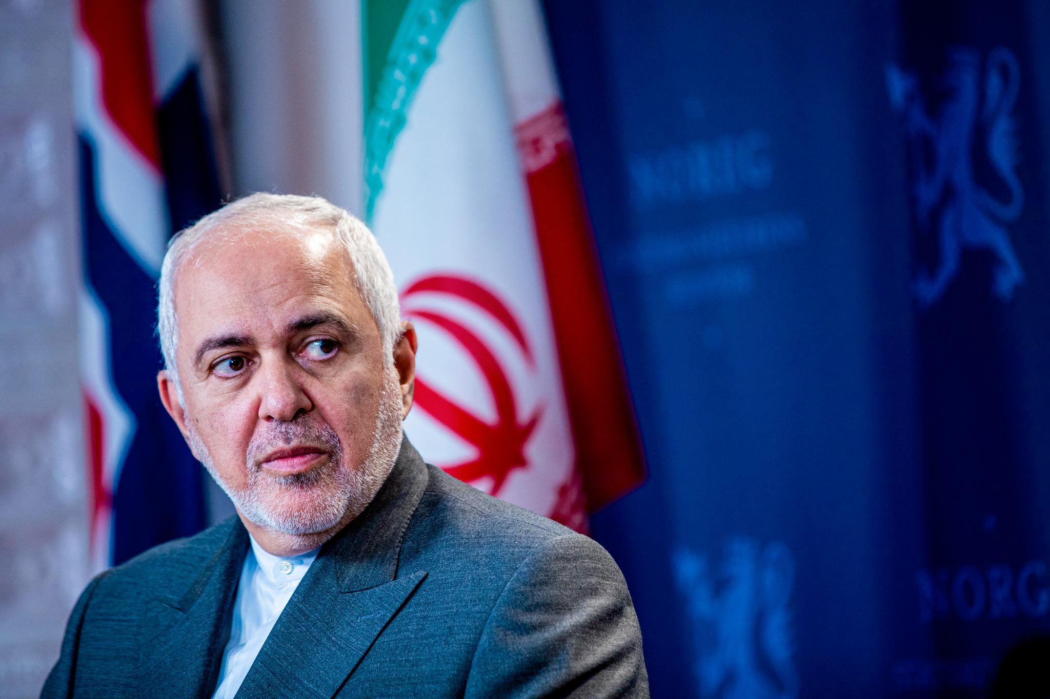  Irans utenriksminister Mohammad Javad Zarif sier at det er sterke indikasjoner på at Israel sto bak attentatet på den iranske atomfysikeren Mohsen Fakhrizadeh fredag. 