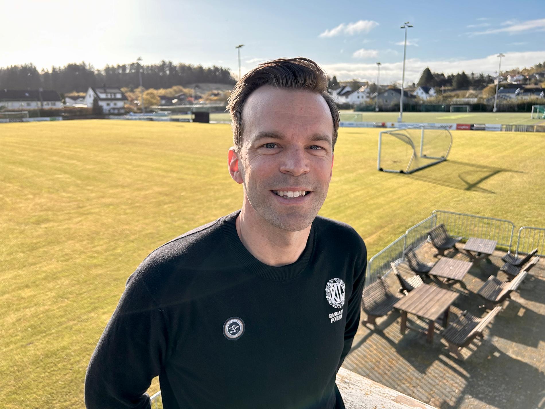Daglig leder i Randaberg Fotball, Christian Wanvik satser på fotball- og publikumsfest lørdag ettermiddag. 