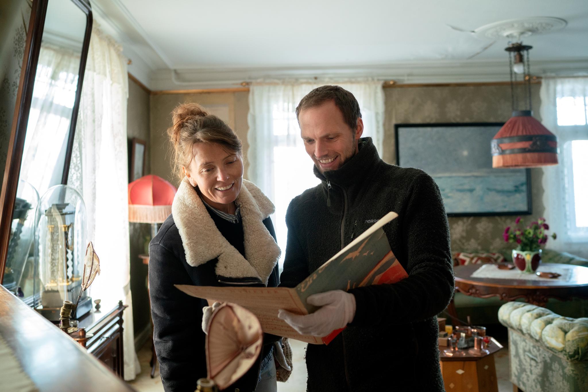 I A-magasinets podkastserie Frosne Erobringer utforsker Kari Slaatsveen og Anders Bache polarhistorien med utgangspunkt i unike gjenstander fra Roald Amundsens hjem Uranienborg. 