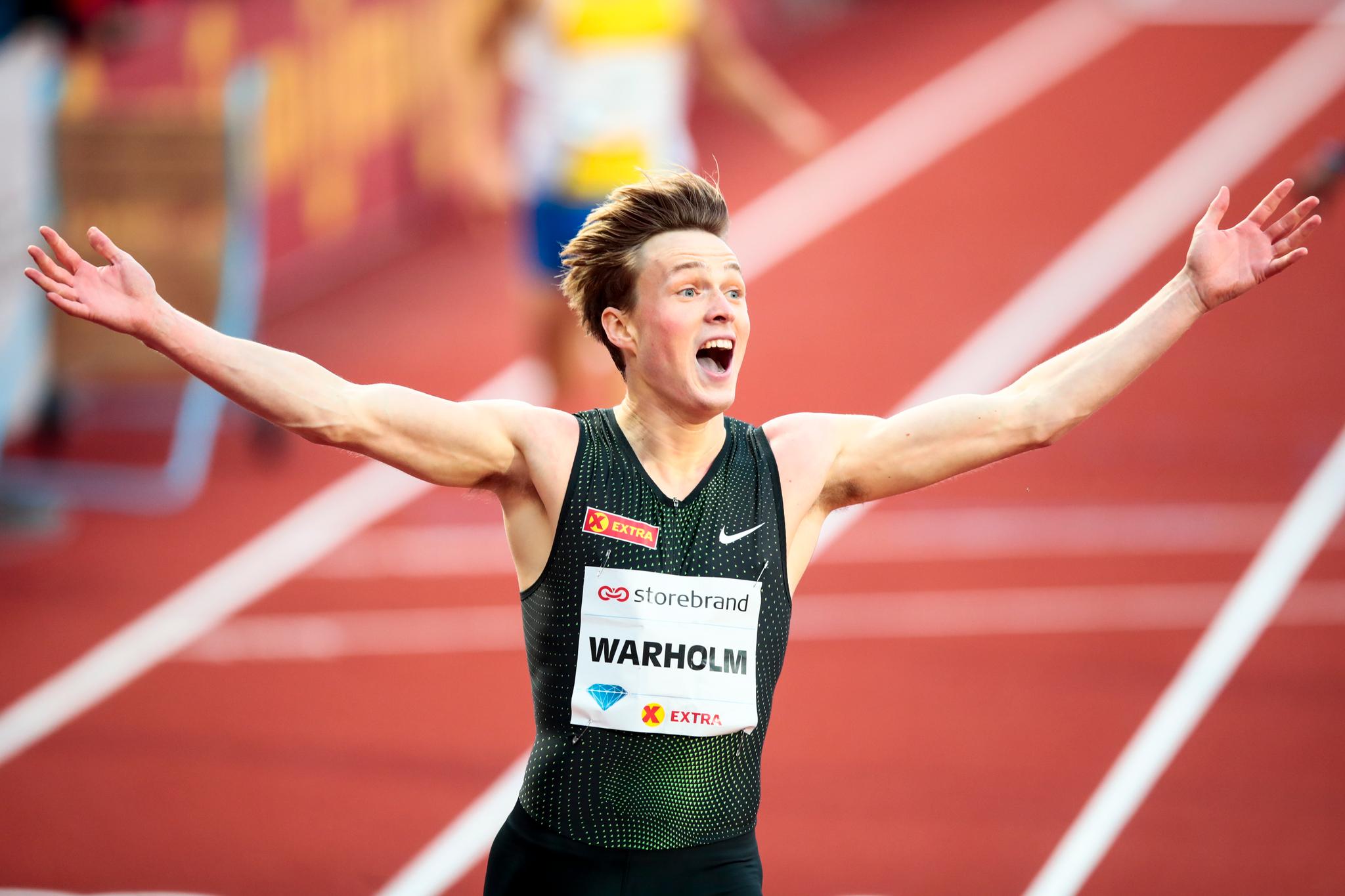 Karsten Warholm løper 400 meter under lag-EM i friidrett. 