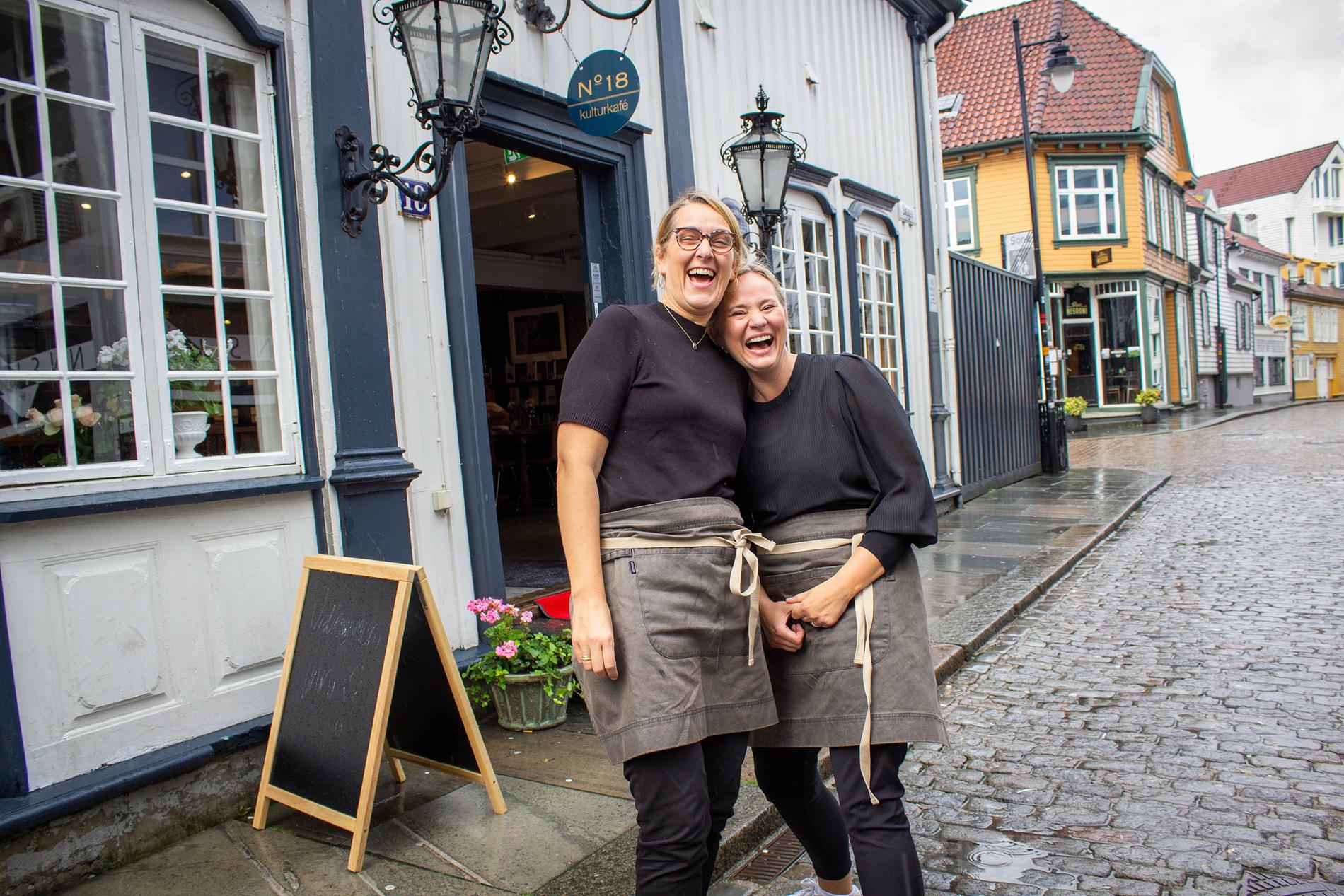 Ellen Sæbbø Undset og Ellen Espedal driver Kulturkafé No. 18 i et av de eldste byggene i hele byen. Huset har vært i Undsets familie i over 300 år. 
